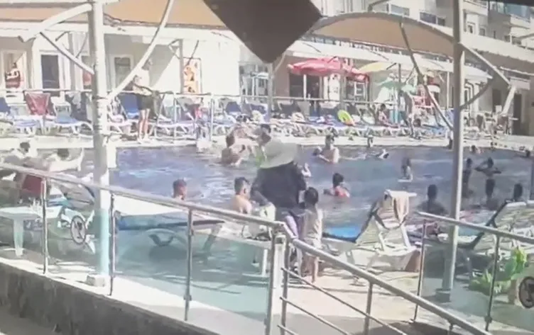 Antalya’da şezlongda güneşlenen kadının üzerine baca kapağı düştü!