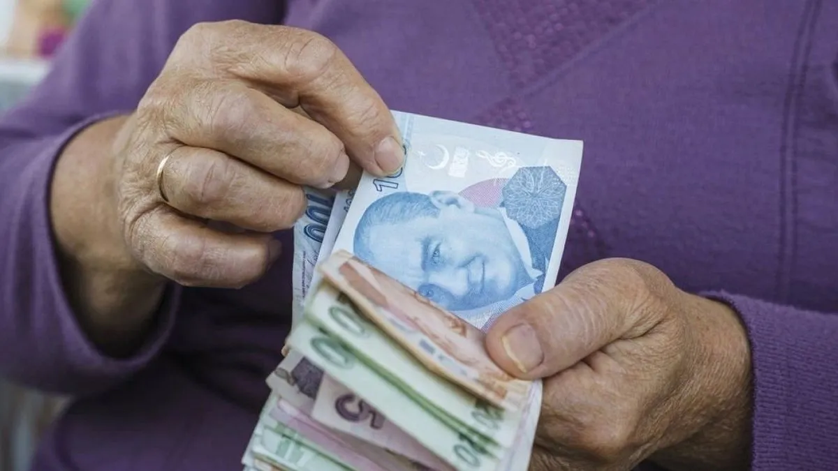 Emekli bayram ikramiyesi Meclis gündemine geliyor
