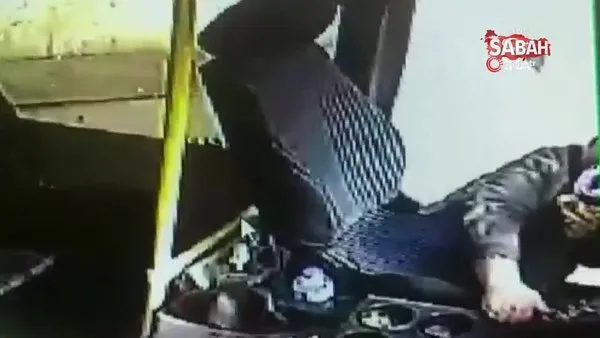 İstanbul Kadıköy'de park halindeki minibüsten bozuk para çalan hırsız güvenlik kamerasına böyle yakalandı
