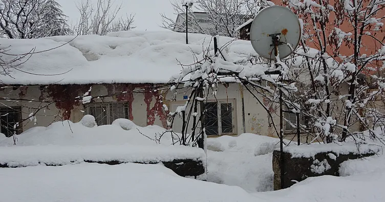 Bitlis’te beyaza büründü! Kar kalınlığı 25 santimetreye ulaştı