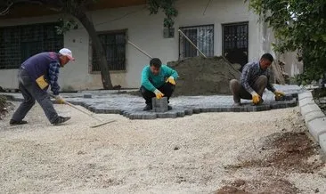 Kumkuyu’da asfalt hazırlığı ve parke hizmetleri sürüyor