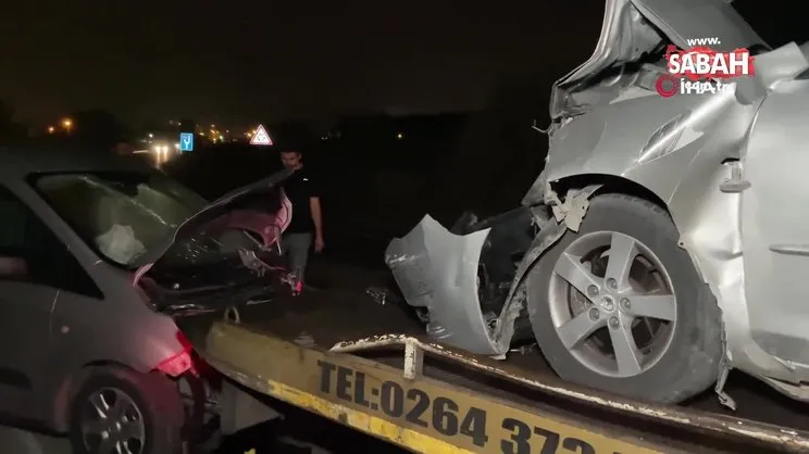 Sakarya’da otomobil ile hafif ticari araç kafa kafaya çarpıştı: 5 yaralı | Video
