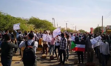 Hartum’da polis öfkeli kalabalığı ateş açarak dağıttı