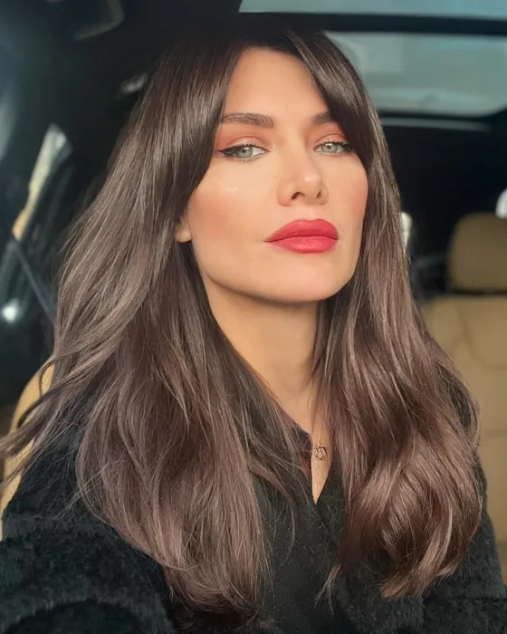 Yasemin Sakallıoğlu’ndan samimi itiraf! Biriktirdiğim altınlarla okudum