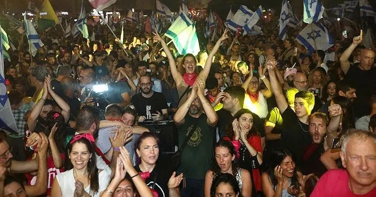İsrailliler Netanyahu’nun gidişini kutladı