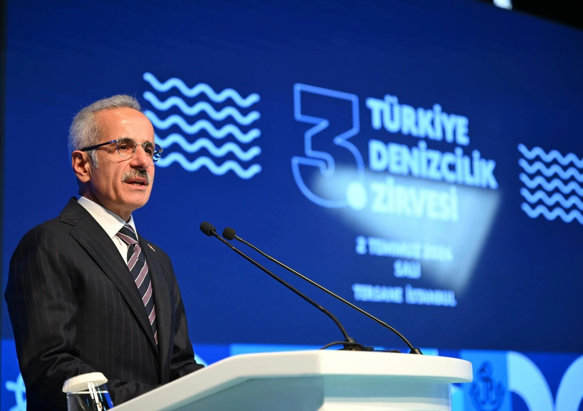 Bakan Uraloğlu rakamlarla açıkladı: Dış ticarette deniz yolu damgası...