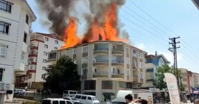 Yer Ankara: Binanın çatısı alev alev yandı!