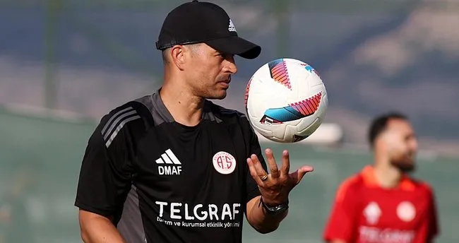 Antalyaspor Teknik Direktörü Alex de Souza: Arda Güler yükselerek devam edecek