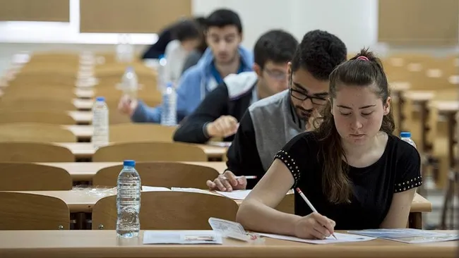 enstitu-sosyalden-butuncul-yuksekogretim-reformu-cagrisi-universitelerin-niteligine-odalanilmali-1781802878800.jpg