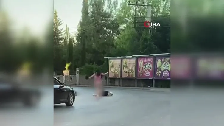 Bu görüntüler herkesi şoke etti: İki kadın sokak ortasında…
