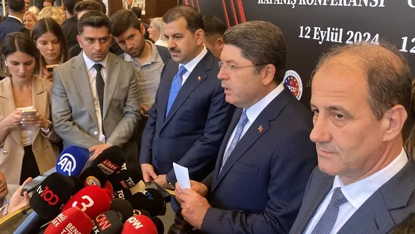 adalet-bakani-tunc-aysenur-ezginin-kani-yerde-kalmayacak-narinin-katillerini-bulmak-boynumuzun-borcu-1726134033408.jpg