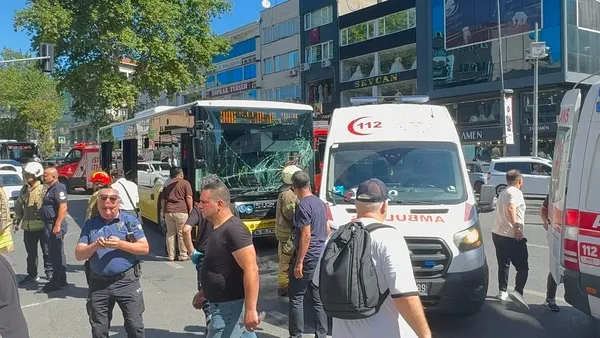 iett-otobusu-ambulansla-carpisti-5-yarali-1783848227099.jpg