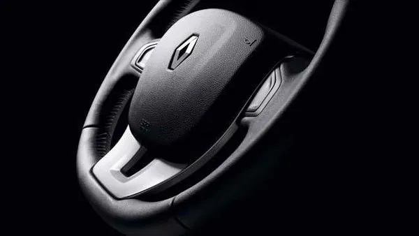Laguna Coupe'ye 2012 dokunuşu!