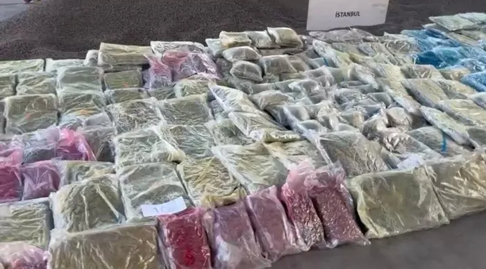 istanbulda-uyusturucu-operasyonu-279-kg-uyusturucu-madde-ele-gecirildi-1747908727366.jpg