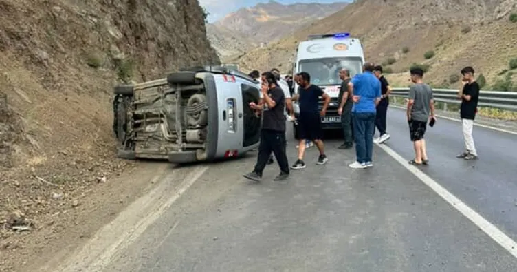 Hakkari’de feci kaza! 1’i ağır 5 yaralı