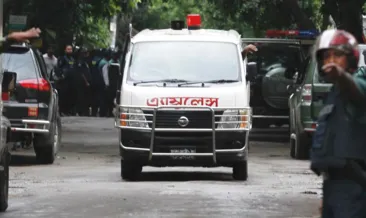 Bangladeş’te feci kaza: İki otobüs kafa kafaya çarpıştı! 8 ölü