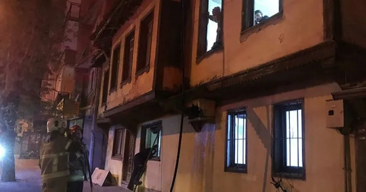Bursa’da ahşap evde çıkan yangın söndürüldü