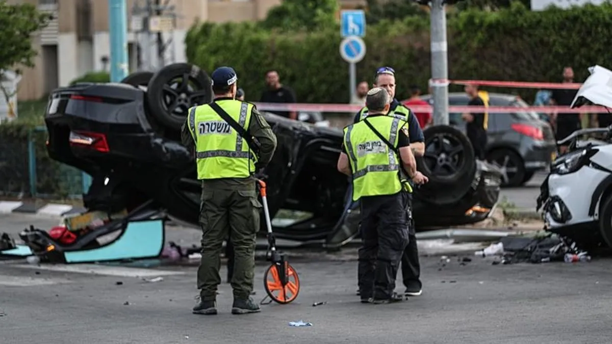 İsrailli bakanın aracı kaza yaptı takla attı 3 yaralı