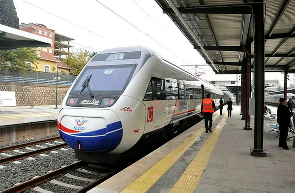 detaylar-belli-oldu-turkiye-hizli-tren-hatlariyla-baglanacak-1623469214923.jpg