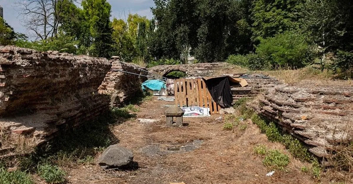 Istanbul Un Orta Yerindeki Tarihi Kilise Kalintilarinin Icler Acisi Hali Son Dakika Haberler