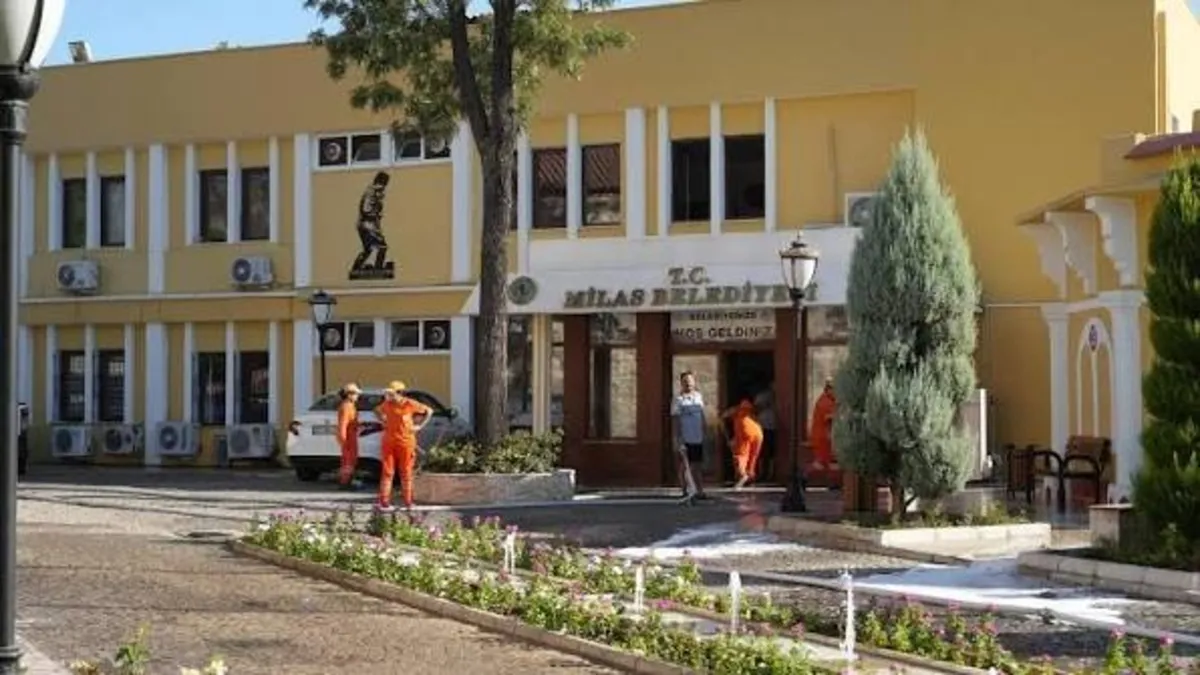 SON DAKİKA | Milas Belediyesi'ne operasyon: Polis belediye binasına giriş ve çıkışları durdurdu