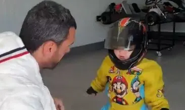 Kenan Sofuoğlu’nun 2 yaşındaki oğlu Zayn babasının izinde! Minik Zayn’in motosiklet kullandığı anlar ağızları açık bıraktı...