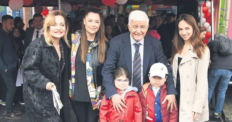 23 Nisan’da minik kalplere dokundular