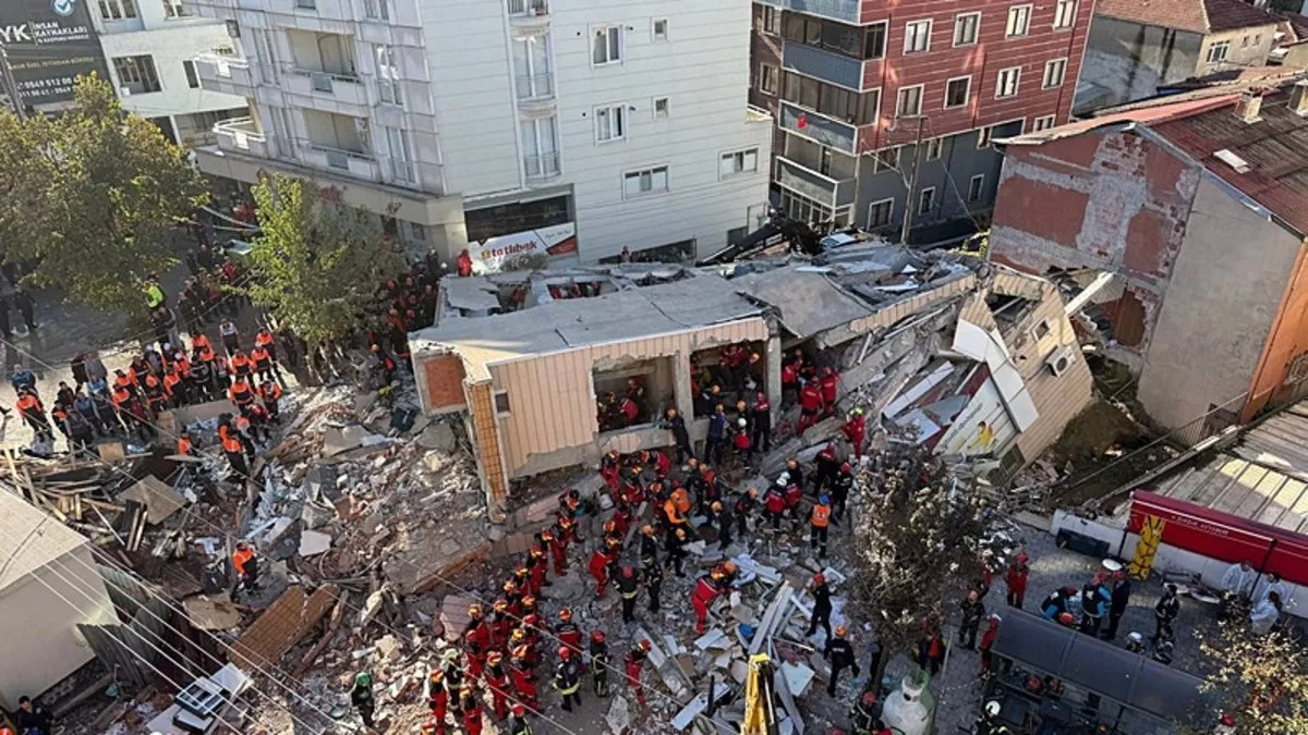 SON DAKİKA… Kocaeli Gebze’de 7 katlı bina çöktü! Enkazdan peş peşe acı haber: Muhammed Emin Bilir ve Nisa Bilir’in cansız bedenine ulaşıldı! SON DAKİKA… Kocaeli Gebze’de 7 katlı bina çöktü! Enkazdan peş peşe acı haber: Muhammed Emin Bilir ve Nisa Bilir’in cansız bedenine ulaşıldı!