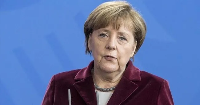 Merkel: Darbeye karşı durmalıyız