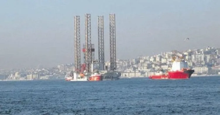 Dev petrol platformu Boğaz’dan geçiş yaptı