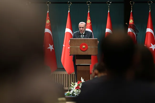 son-dakika-baskan-erdogandan-muhalefete-sert-tepki-mandacilik-zihniyetindeler-1744735270240.jpeg SON DAKİKA: Başkan Erdoğan duyurdu! 25 bin yeni öğretmen ataması yapılacak
