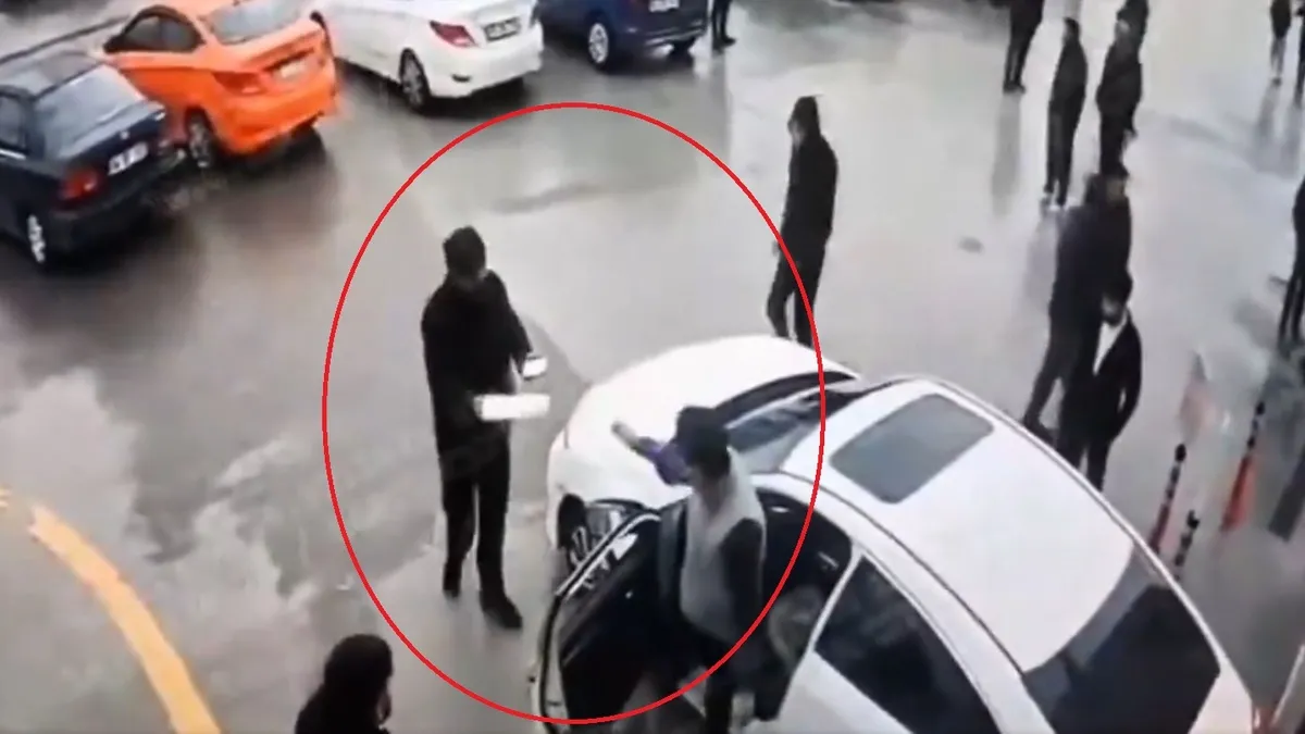 Muayene istasyonundaki dehşet kameraya böyle yansımış: Darbedilen polis memuru şehit olmuştu! Muayene istasyonundaki dehşet kameraya böyle yansımış: Darbedilen polis memuru şehit olmuştu!