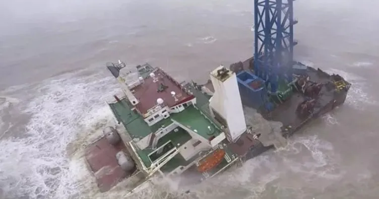 Hong Kong’da fırtına felaketi! Dev gemi ikiye ayrıldı!