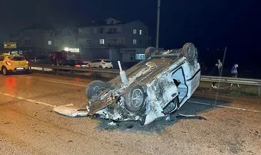 Düzce'de korkunç kaza! Devrilen hafif ticari araçtaki 2 kişi ağır yaralandı #duzce