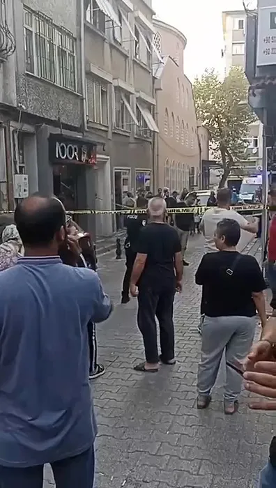 Eski sevgilisini yeni sevgilisiyle gördü: Sokak ortasında kurşun yağdırdı!