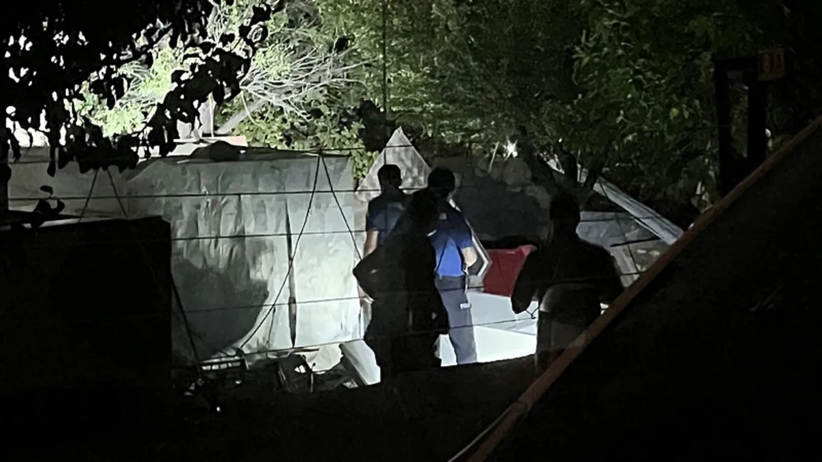 Evin bodrum katındaki atölyede tüp patladı: 2 yaralı! Evin bodrum katındaki atölyede tüp patladı: 2 yaralı!