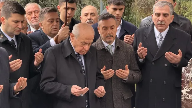 mhp-lideri-devlet-bahceliden-bayram-mesaji-bayram-sonrasi-yeni-ve-guclu-bir-turkiyenin-adimlari-atilacak-1773988500586.jpg MHP lideri Devlet Bahçeli'den bayram mesajı: Bayram sonrası yeni ve güçlü bir Türkiye'nin adımları atılacak