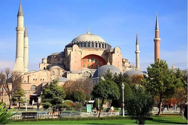 İstanbul’da Fetihten Sonra Camiye Çevrilmiş 13 Kilise