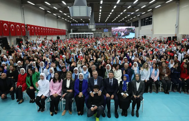 son-dakika-denizlide-emekci-kadinlarla-bulusma-baskan-erdogan-istihdamdaki-kadin-sayisi-105-milyona-yaklasti-1675101718485.jpg