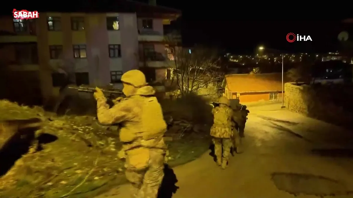 Yozgat’ta DEAŞ operasyonu: 3 şüpheli yakalandı | Video videosunu izle Yozgat’ta DEAŞ operasyonu: 3 şüpheli yakalandı | Video videosunu izle