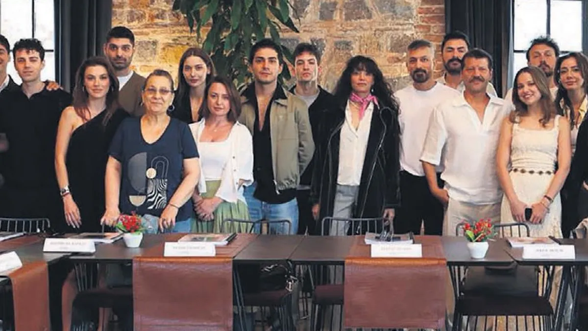 Güç, para ve ihanet üçgeninde duygusal bir hikâye Güç, para ve ihanet üçgeninde duygusal bir hikâye
