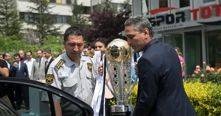 Beşiktaş’ın kupası yola çıktı!