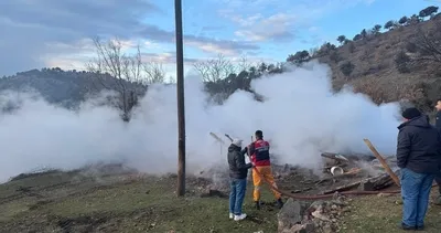 Kerpiç ev alevlere teslim oldu