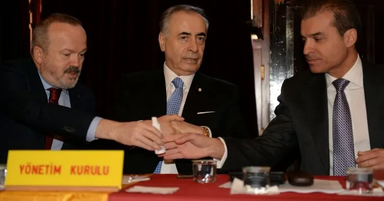 Galatasaray Divan Kurulu’nda Mustafa Cengiz’den koronavirüs önlemi!