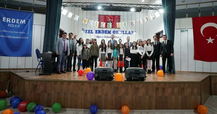 Erdem Kolejinde İngilizce şarkı yarışması