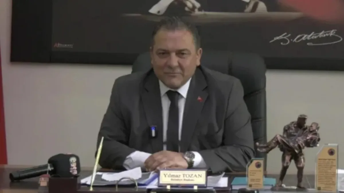 Eşme Belediye Başkanı Yılmaz Tozan görevden uzaklaştırıldı