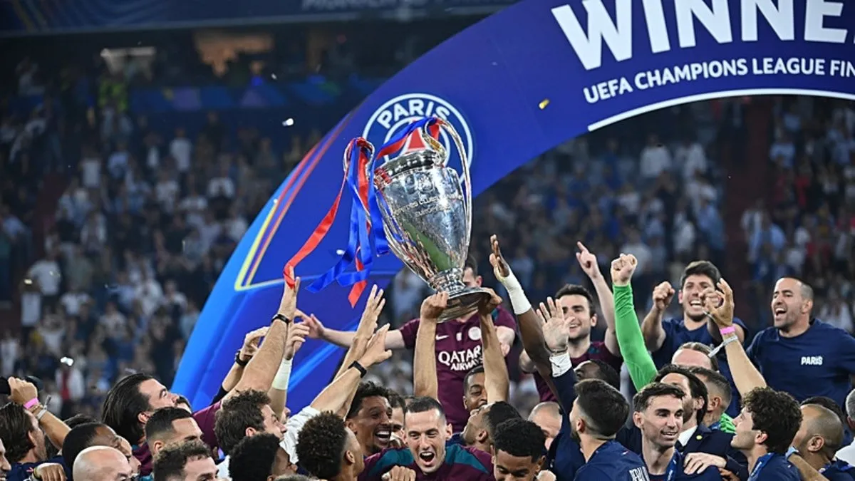 Futbolseverler, UEFA Şampiyonlar Ligi finali heyecanını Volkan Demirel ve Semih Şentürk ile birlikte yaşadı!
