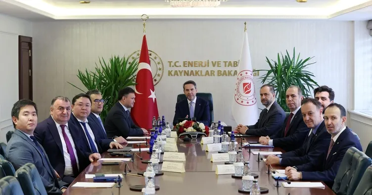 Bakan Bayraktar, Azerbaycanlı mevkidaşı Şahbazov ile görüştü
