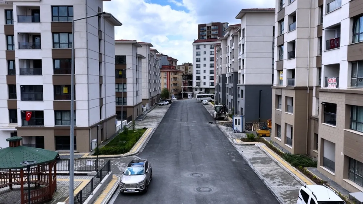Bakan Kurum açıkladı: Ataşehir’de 1.442 konut kentsel dönüşümle yenilendi Bakan Kurum açıkladı: Ataşehir’de 1.442 konut kentsel dönüşümle yenilendi
