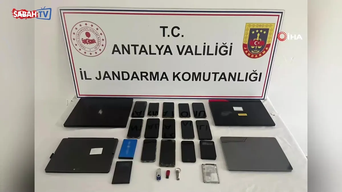 9 ilde 12 ayrı suç örgütüne yönelik operasyonlarda 106 şüpheli yakalandı | Video videosunu izle 9 ilde 12 ayrı suç örgütüne yönelik operasyonlarda 106 şüpheli yakalandı | Video videosunu izle